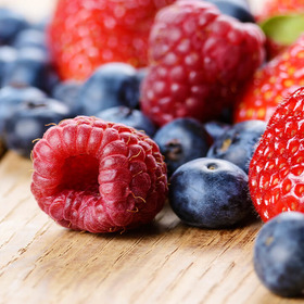 Ein paar Beeren als super Vitaminlieferant für eine gesunde und ausgewogene Ernährung.